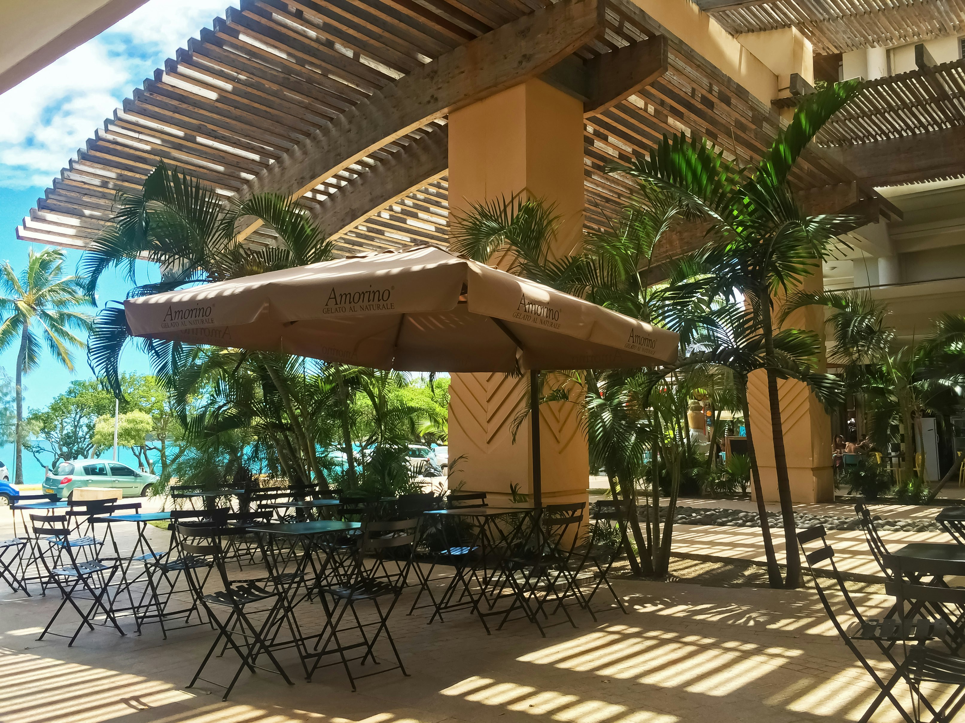 brown and black patio umbrella